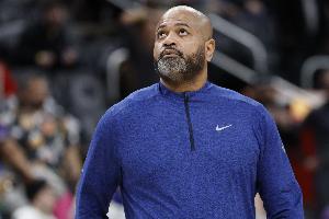 第二节30-12！活塞主帅：队员注意了防守细节专注于防守端的执行